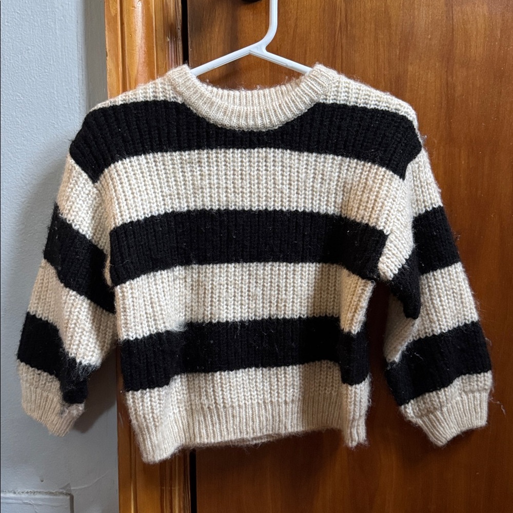 Zara Striped Black and White Sweater